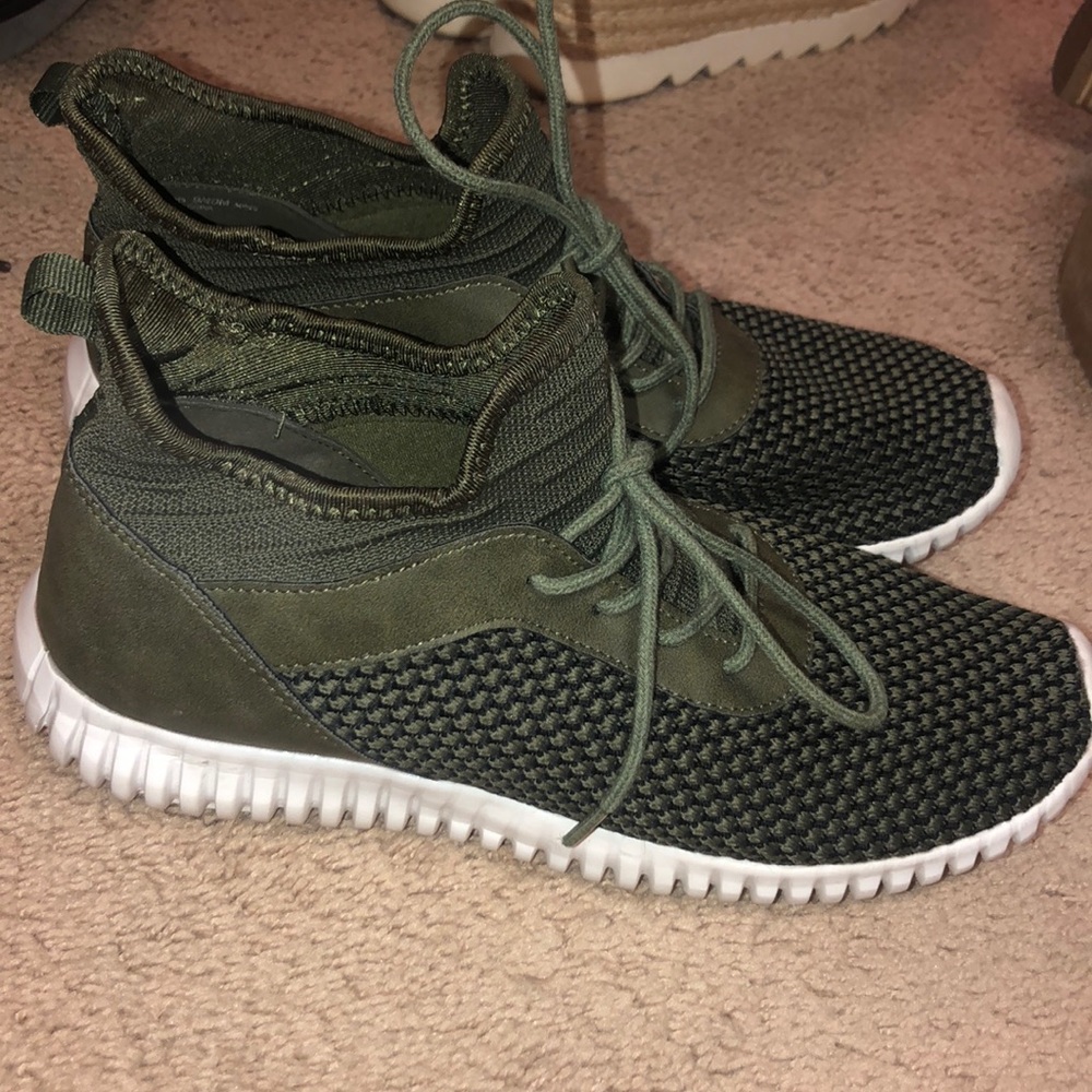 Dirty Laundry sneakers